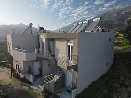 Kourites Apartments