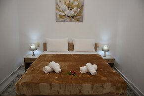 Kourites Apartments