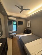 Lakwa Motel Lio Beach