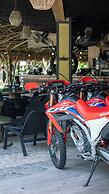 Lakwa Motel Lio Beach