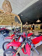 Lakwa Motel Lio Beach