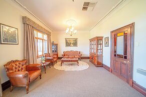 Condor Estate with Vineyard & Fireplace