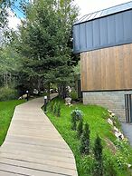 Monte Pine Chalet 1