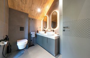 Monte Pine Chalet 1