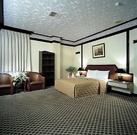 Longsheng Business and Leisure Hotel