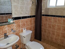 Costambar Seaside Apartment With Pool