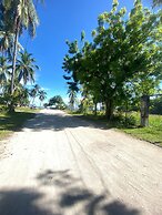 Hibiscus Dive Inn