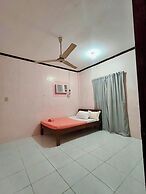 Hibiscus Dive Inn