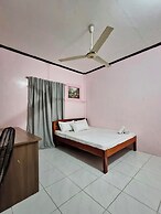 Hibiscus Dive Inn