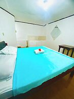 Hibiscus Dive Inn