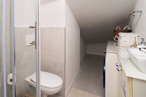 Selamare Apartment