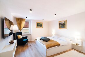 Selamare Apartment