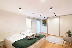 Selamare Apartment