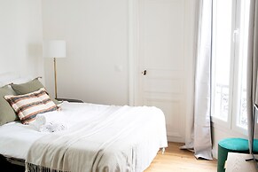 Central Paris 1BR near Montorgueil