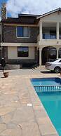 Twiga Whitehouse Villas