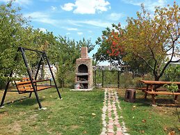 Şahan Apart
