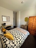 Spacious Coventry House With 4 Bedrooms
