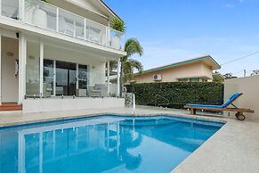 Lazy Days by Stay Noosa