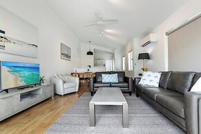 Lazy Days by Stay Noosa