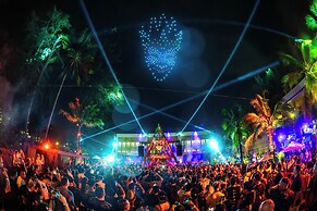 Cafe del Mar Hotel
