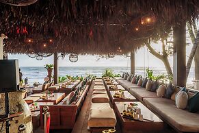 Cafe del Mar Hotel