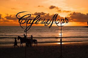 Cafe del Mar Hotel