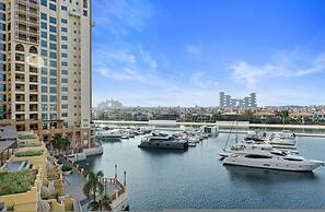 Waterfront 3BR Apt Direct Access to Nakheel Mall