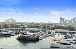 Waterfront 3BR Apt Direct Access to Nakheel Mall