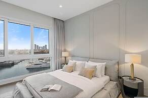 Waterfront 3BR Apt Direct Access to Nakheel Mall