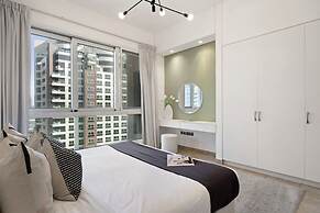 Luxury 2BR Maid Enjoy Stunning Marina View