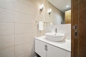 Luxury 2BR Maid Enjoy Stunning Marina View