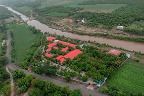 Kings Kraft River Side Resort