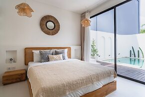 Ocean Castle Berawa Villa by Betterplace
