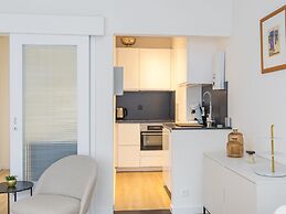 Spacious Studio Near Seafront
