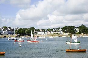 Holiday Home in Benodet Near Sandy Beach