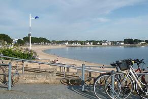 Holiday Home in Benodet Near Sandy Beach