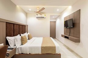 HOTEL METROMAX
