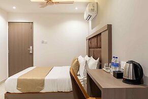 HOTEL METROMAX