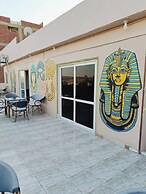 sneferu pyramids inn
