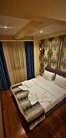 By Historyal Hotel Due