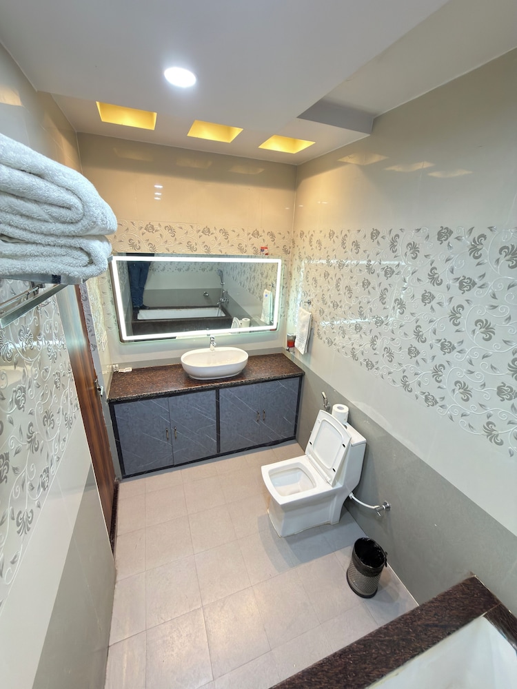 Kartikeya Home Stay