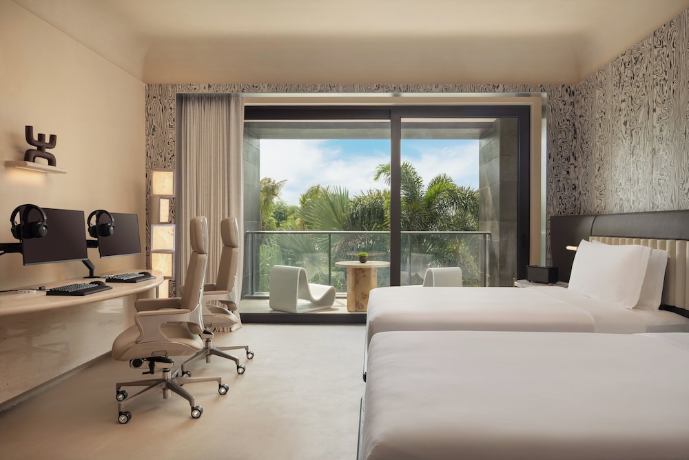 Kimpton Aqeos Hainan by IHG