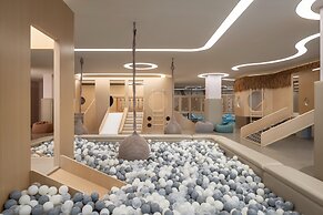Kimpton Aqeos Hainan by IHG