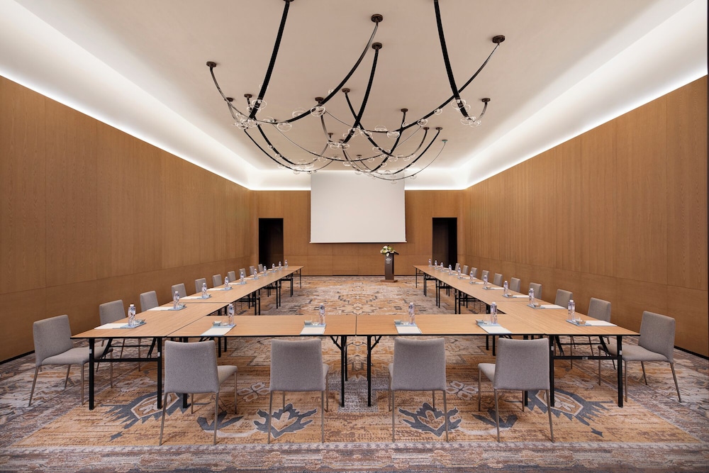 Kimpton Aqeos Hainan by IHG