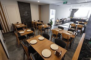Restway Hotel