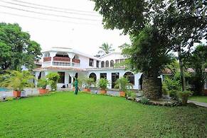 Pontoon Residence & Suites