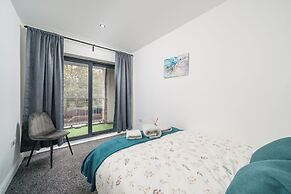 3 Bed- Full Balcony - Closetoo2 & Excel