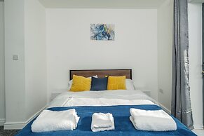 3 Bed- Full Balcony - Closetoo2 & Excel