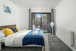 3 Bed- Full Balcony - Closetoo2 & Excel