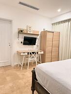 Apartment w Pool and Ocean View in Punta Palmera